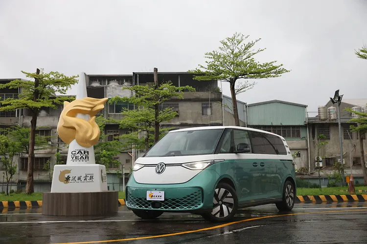 2025車訊風雲獎 最佳進口大型電動車 福斯商旅ID Buzz LWB。主辦單位提供