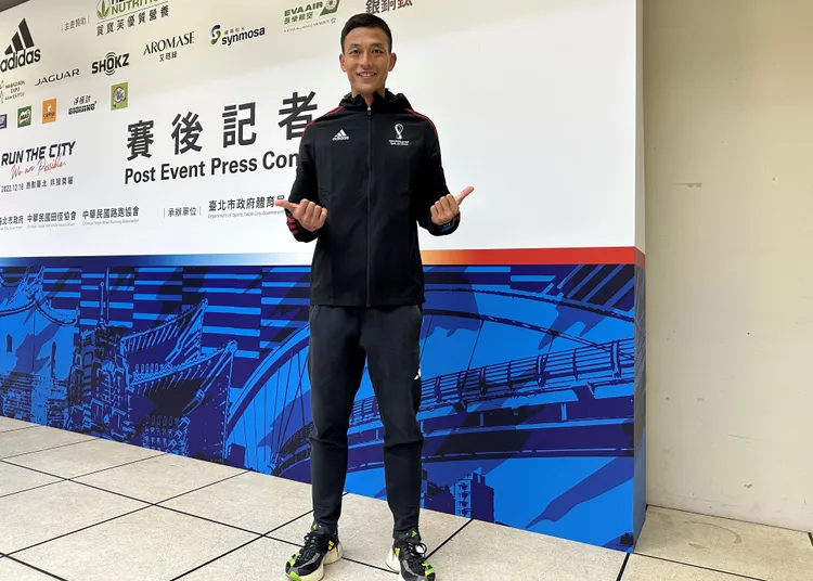 盧彥勳與哥哥盧威儒，以及其他關心網球的退役選手們到國訓中心陳情無果，因此退出會議不為第一版背書。資料照