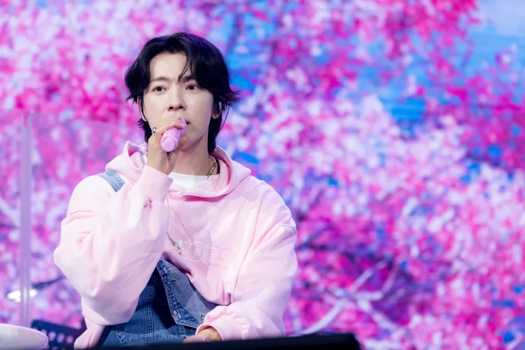 東海想帶啞鈴去無人島。網銀國際影視提供