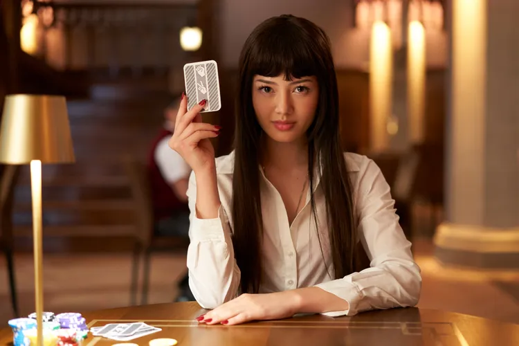 Miku Martineau擔任《狂賭之淵》西洋真人版《BET》女主角。翻攝自X@NetflixGeeked