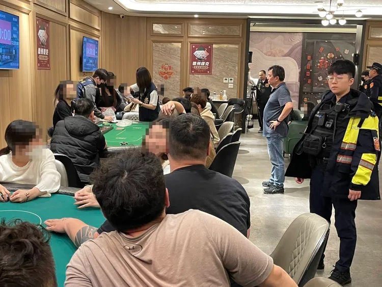 桃園警破獲百家樂賭場。警方提供