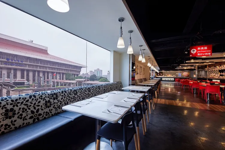 入住台北凱撒「童樂會住房專案」連續兩晚享9折優惠，加碼贈送Checkers自助早餐。台北凱撒大飯店提供