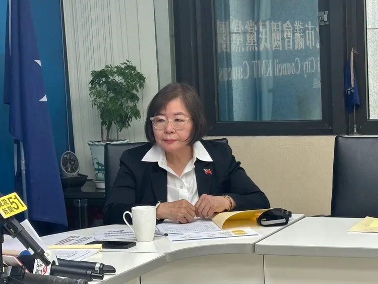 黃呂錦茹傳出身體不適就醫後，今首度現身。記者張綵茜攝