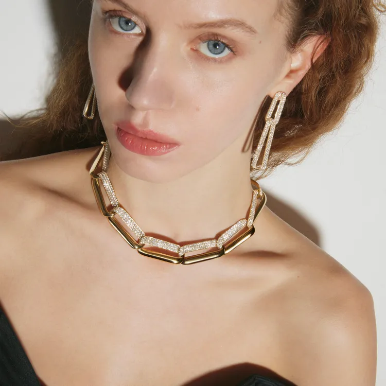 Hearts On Fire最新INSIDE/OUT系列作品展現翻摺之美。品牌提供