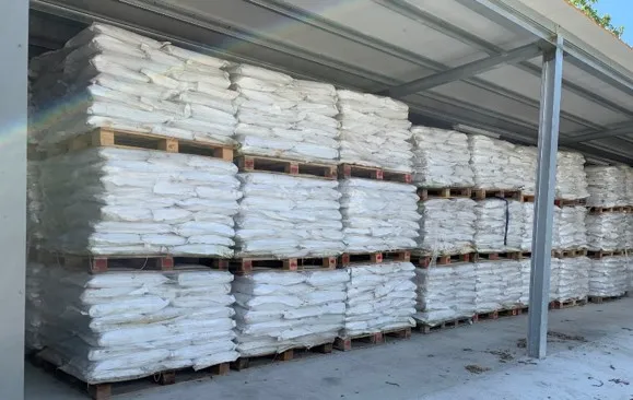 針對地勢低窪及易積水處備妥大、中、小型移動式抽水機組共29台，4萬8,252包砂包、630個太空包(含袋)及320片新型L型防洪版，供防汛搶險及區公所領取使用。水利局提供