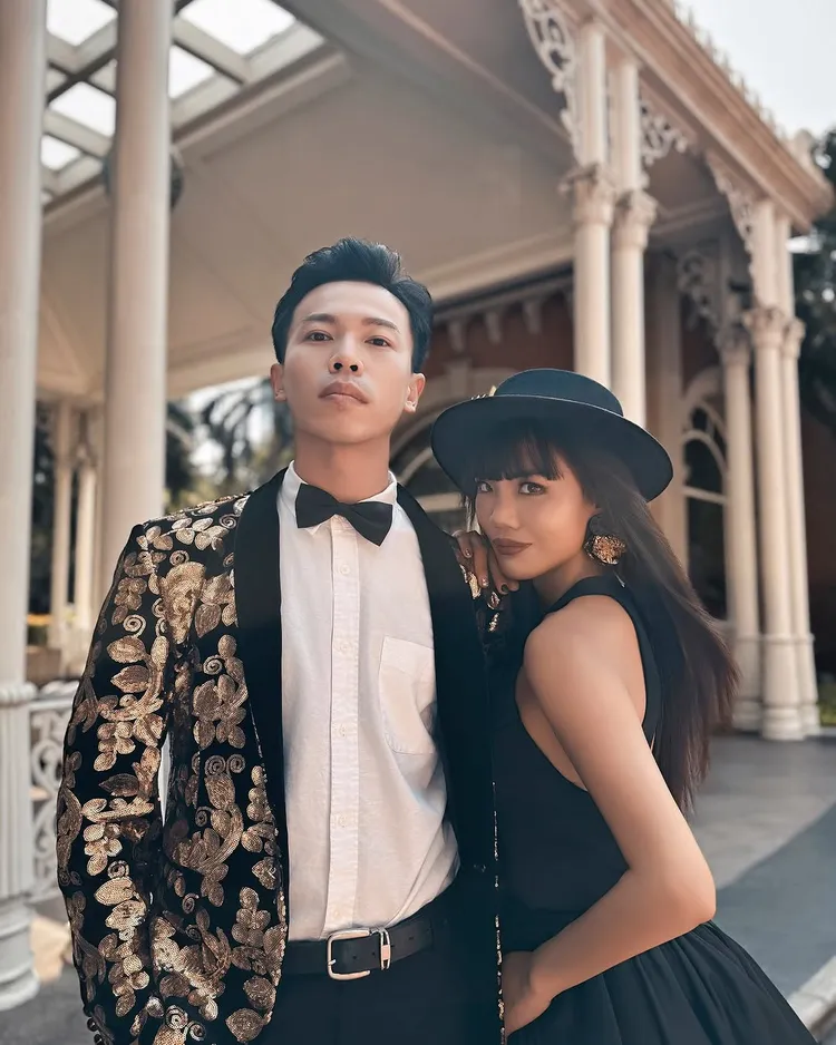 「小象愛出門」與準老公老謝。翻攝「小象愛出門」IG