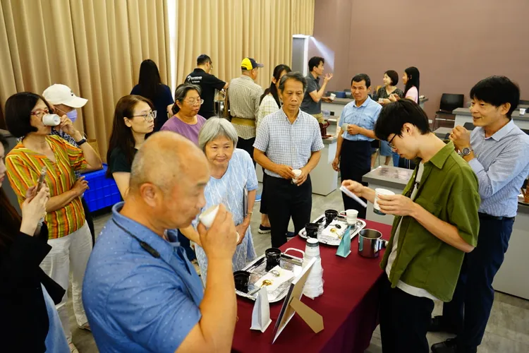 成大團隊結合微生物科技與天然機能性風味物質，成功克服技術瓶頸。成大微生物科技團隊提供