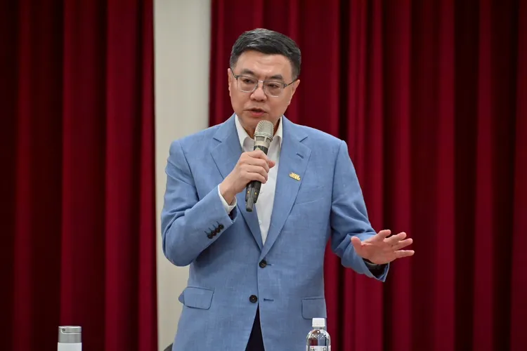 行政院長卓榮泰13日與業者座談。行政院提供