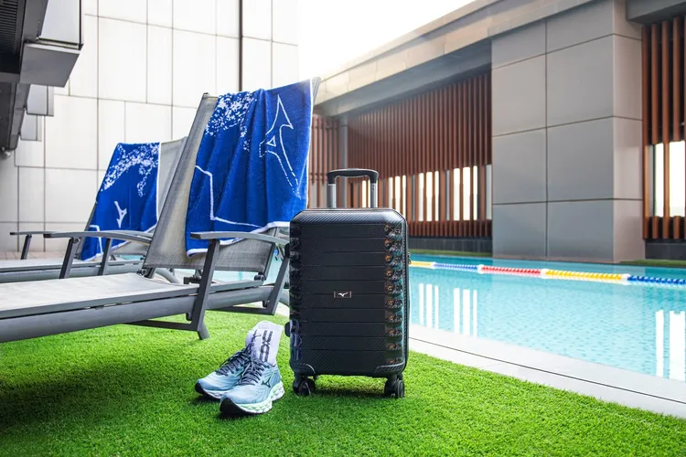 台北凱達大飯店於世壯運期間推出「運動路上．與你同行」抽獎活動，凡入住或館內消費滿額，即有機會獲得 Mizuno 登機箱、慢跑鞋與浴巾等人氣運動好禮。台北凱達大飯店提供