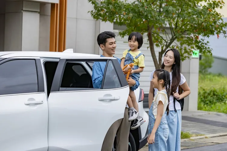 「搭高鐵．送租車」專案相當於購買高鐵來回車票，就可免費獲贈租車24或36小時。高鐵提供