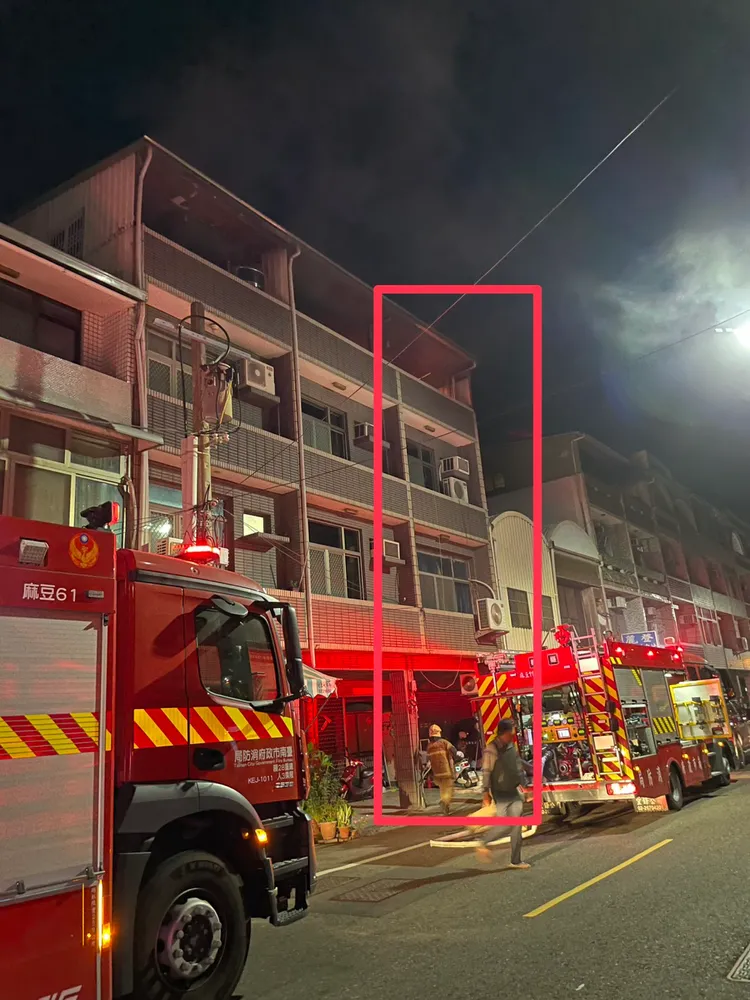 據了解，高中生當時正在坐「硝糖火箭」實驗。翻攝照片