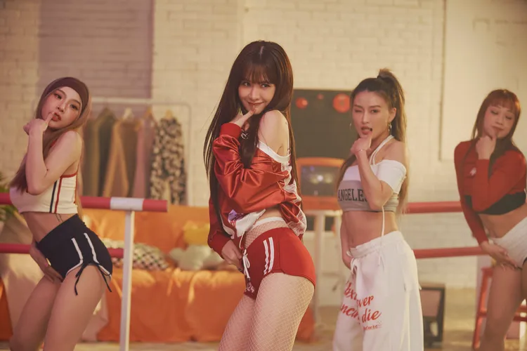 安心亞不只有顏值，音樂才華更是唱作俱佳。百鴻揚娛樂提供