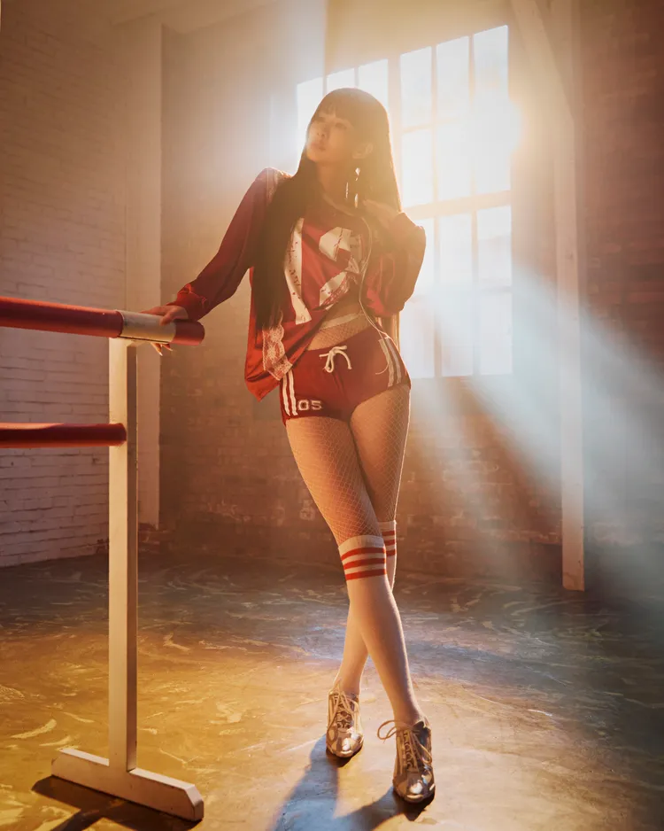 安心亞擁有108公分逆天長腿，腿長令人羨慕。百鴻揚娛樂提供