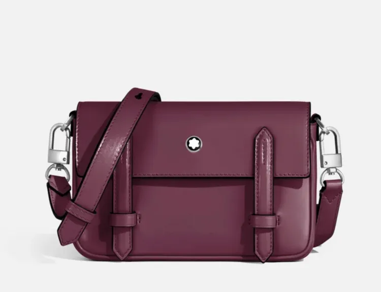 大師傑作系列迷你信差包，3萬8200元。品牌提供