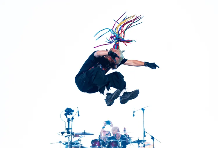 血肉果汁機昨於屏東三大日壓軸演出，魅力吸台下聽團仔台下衝撞開圈。圖／屏東縣政府提供