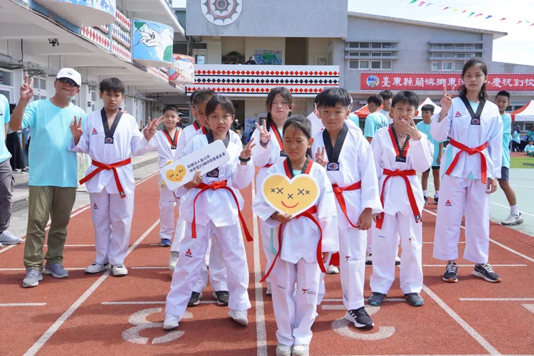 跆拳道課程由林思宏X5醫師慈善基金會贊助推動。林思宏X5醫師慈善基金會提供