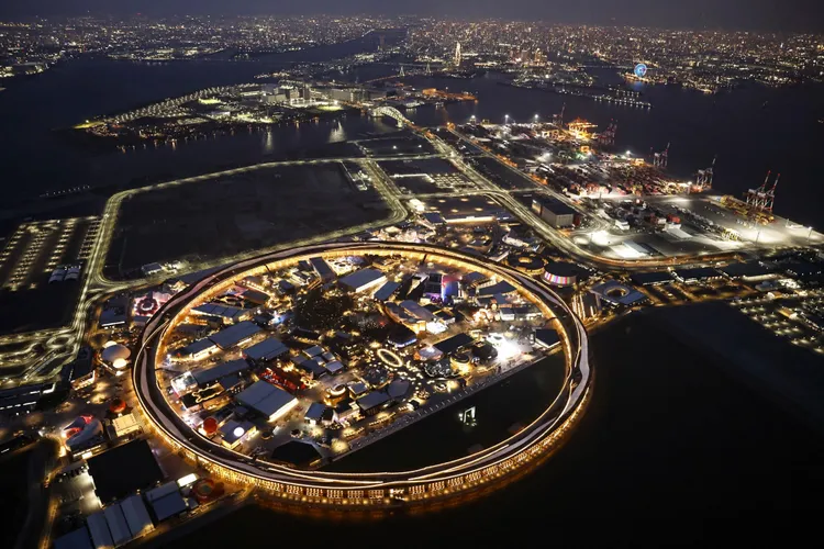 會場夜景。美聯社