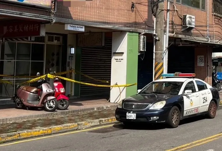 板橋文聖街某畫室2樓發生槍擊案，女畫師遭前夫開槍射殺，兇嫌則畏罪自戕。翻攝畫面