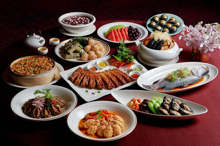 福容花蓮店感恩媽咪饗福宴六人份6880元起，每桌加贈兩壺果汁(菜色以現場提供為主)。業者提供