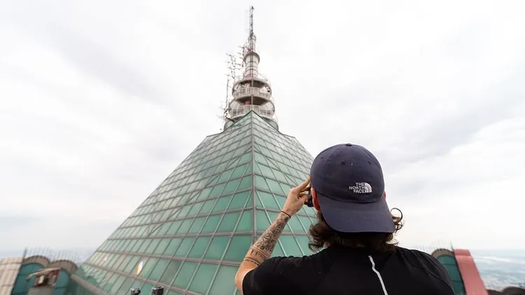 Tom公布攻頂85大樓的畫面。翻攝自street__vision IG