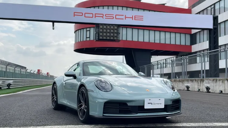 新款911外觀在保留經典輪廓的前提下，導入更具現代感的細節修飾。林浩昇攝