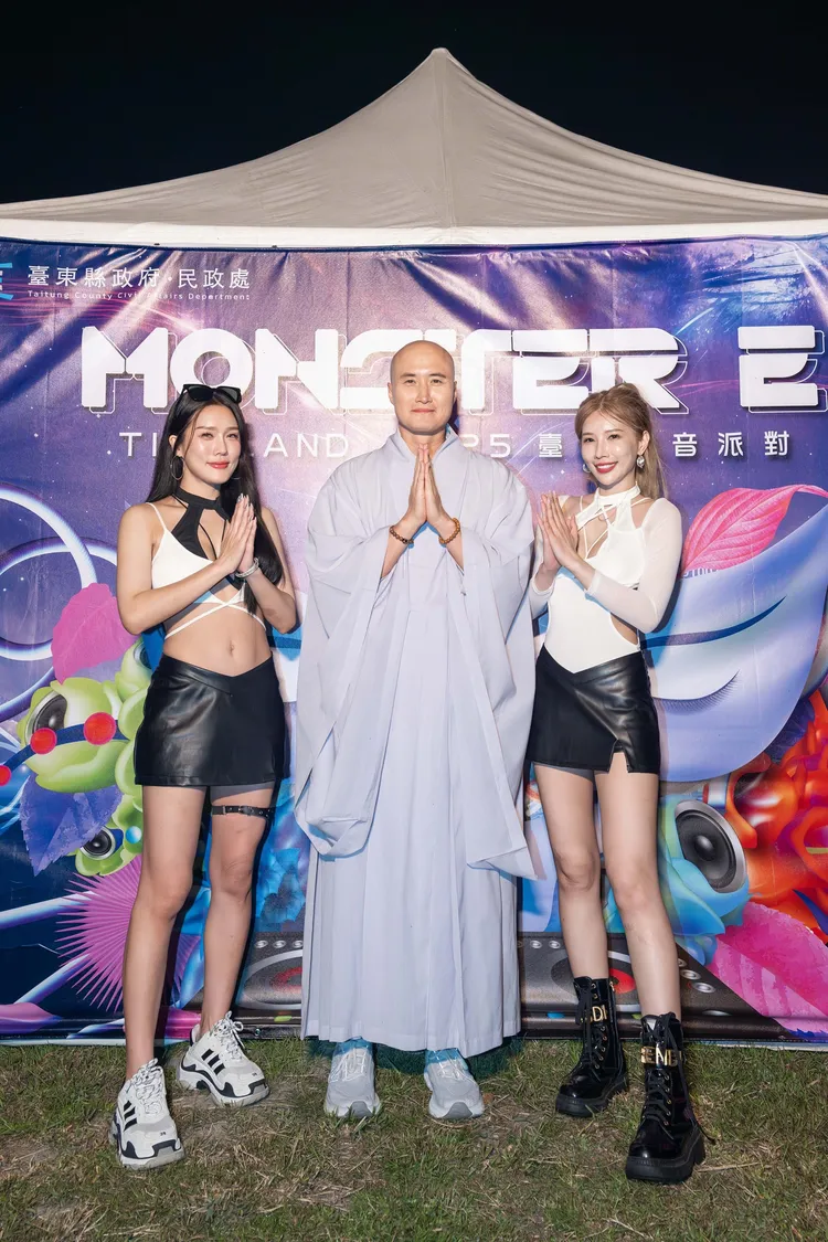 「日進大師」迷倒DJ JANICE及甜辣系動感女神DJ Victoria。臺東縣政府民政處