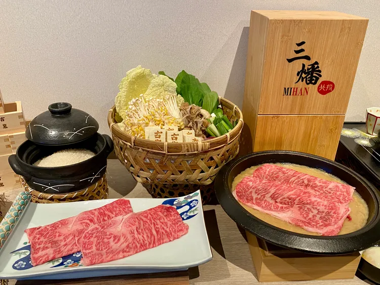 晶華酒店本館的三燔本家與三燔北投餐廳，也將延續期間客座主題推出「古窯特製胡麻味噌壽喜燒套餐」。莊偉祺攝