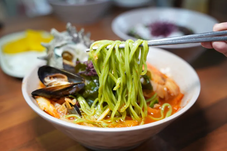 麵體使用加波島盛產的青稞製作。田欣雲攝影