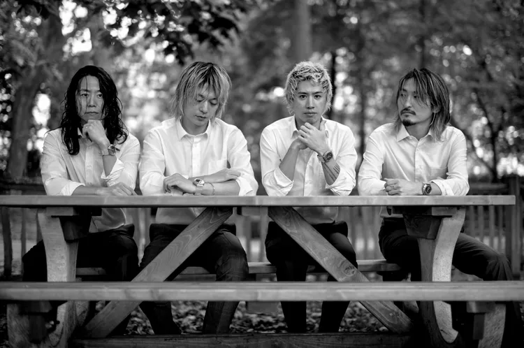 ONE OK ROCK成員配戴聯名錶GM-2100TTTR。品牌提供