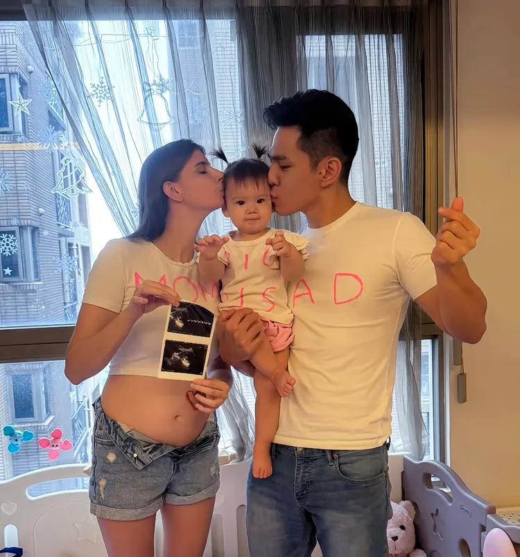 祖雄、佳娜全家福。翻攝佳娜IG