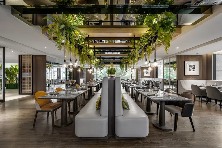 喜愛南洋料理的消費者，也可選擇持聯合餐券至板橋凱撒蓮花餐廳，以供應印度、馬來西亞及泰國經典美饌為主。凱撒飯店連鎖提供