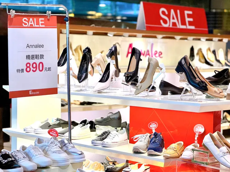 女鞋改裝出清3折起。