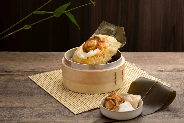 蟹黃海鮮鮑魚粽。業者提供