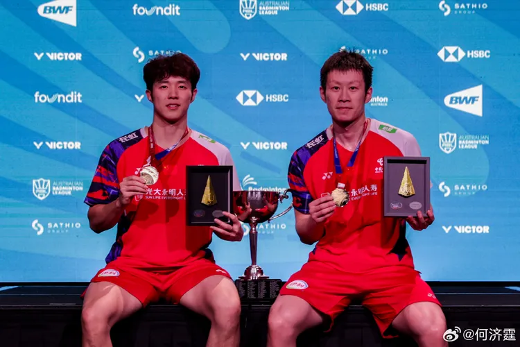 何濟霆（左）目前是男雙世界第四的選手，也是中國在下屆亞運奧運奪牌希望。翻攝自微博