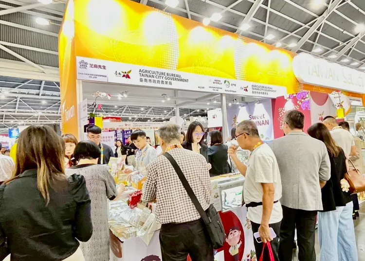 台南館聚集不少買家、民眾。南市府提供