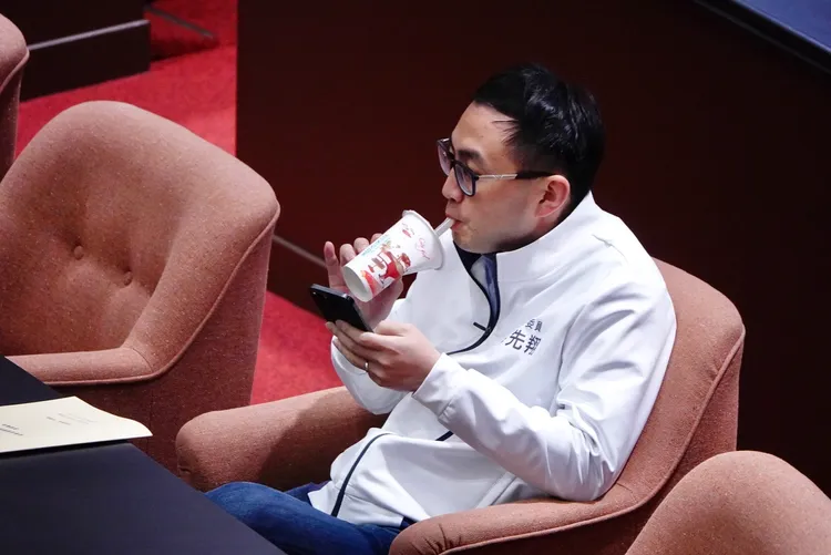 國民黨立委廖先翔曾提案砍外交部預算，理由竟是中國未依承諾增購宏都拉斯白蝦，被外界批評「蝦爆了」。資料照，莊宗達攝