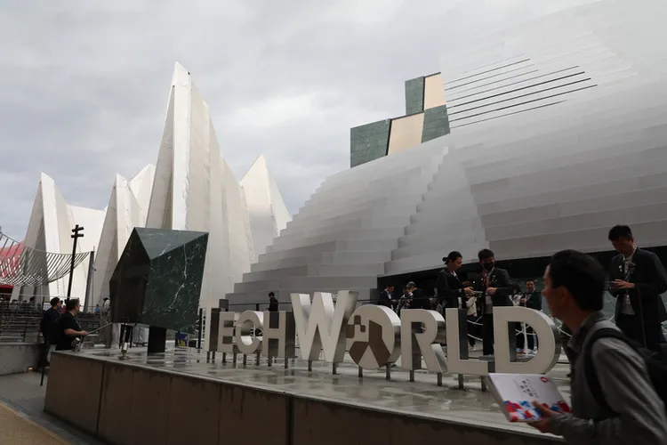 大阪世博13日在大阪市的夢洲會場開幕，會場有84個展館，台灣以玉山數位科技株式會社推出TECH WORLD館，開幕後有事先預約進場的民眾入內觀賞。 中央社