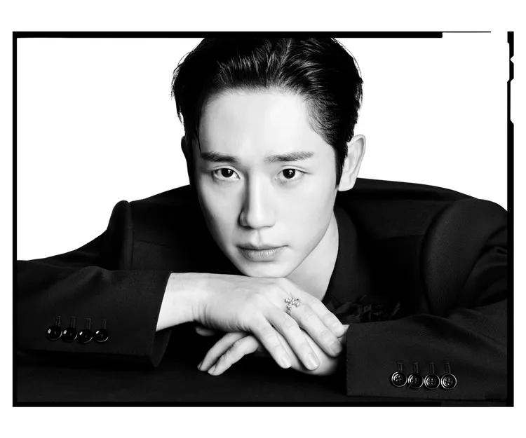 丁海寅拍攝Dolce & Gabbana全新形象照。品牌提供