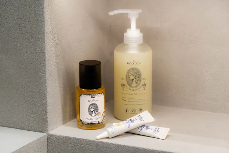 ROOTON喚活海藻系列，洗髮精500ml／1480元、修護髮油100ml／1880元、免沖洗護髮安瓶15ml*4／1080元。品牌提供