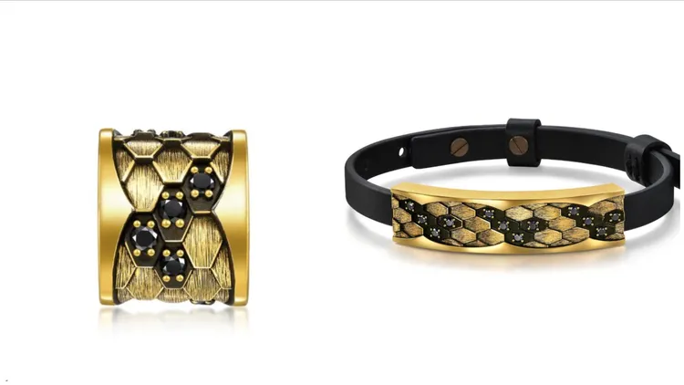 點睛品Charme酷黑蛇紋鑽石足金串珠（左）2萬7200元、酷潮蛇紋鑽石黃金手環（右）11萬300元。品牌提供