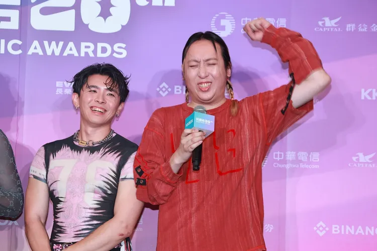 修齊（右）奪獎激動假哭。王郁惠攝