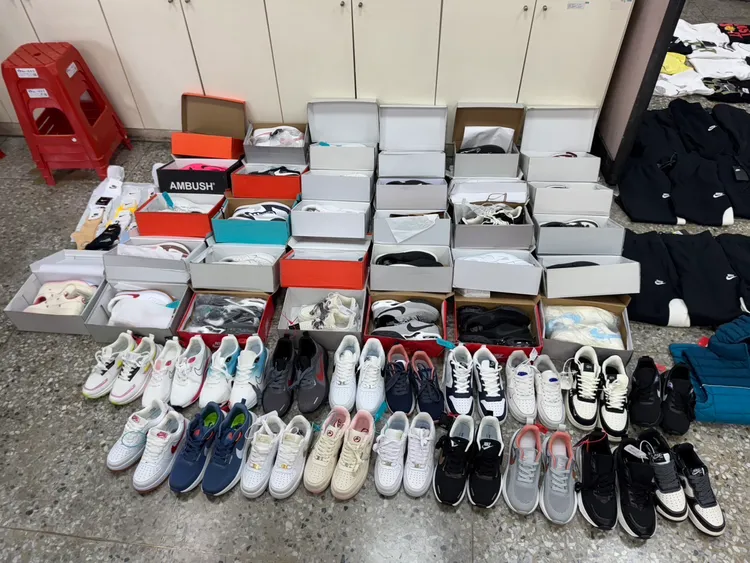 警方查獲大批仿冒品。警方提供
