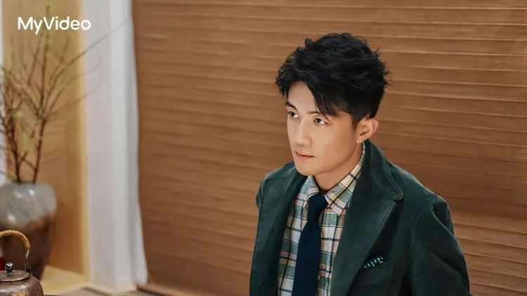 李澤鋒展現成熟暖男魅力，徹底洗白《三十而已》的渣男形象。台灣大哥大MyVideo提供