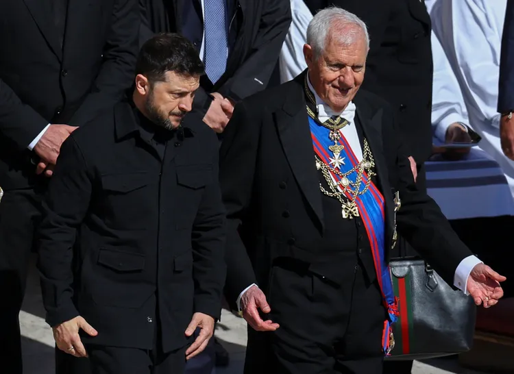 烏克蘭總統澤連斯基（左）。路透