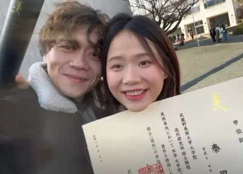 Ryu與女畫家之前同框放閃。翻攝女畫家qin_sijing IG