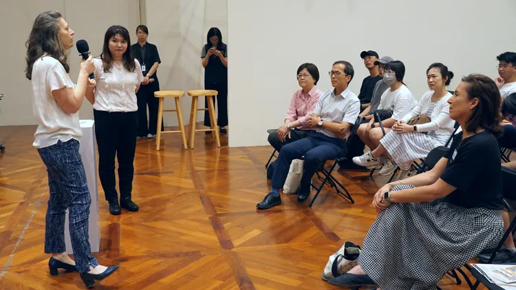 游瑪雅代表分享以色列學校會請學童詢問家族長輩了解自己的家族故事。高史博提供