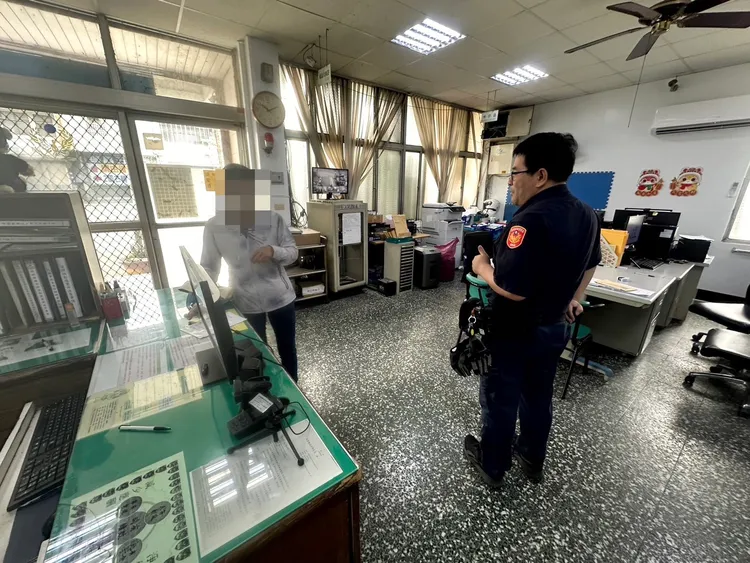 九如分駐所副所長張泄文分享網路相關詐騙案例提醒切勿上當，成功保住蔡女積蓄。翻攝畫面