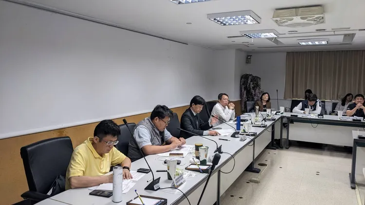 台南市政府7日偕同蘭花、台灣鯛業者，與農業部農糧署、漁業署及外貿協會，共同召開因應美國政府關稅座談會。南市府提供