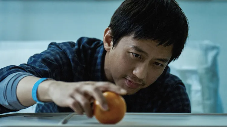 鄧超打工人職場逆襲《勝券在握》。兩岸電影展提供