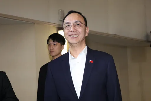 黨員比納粹敬禮手勢被國際罵翻!國民黨緊急發文滅火